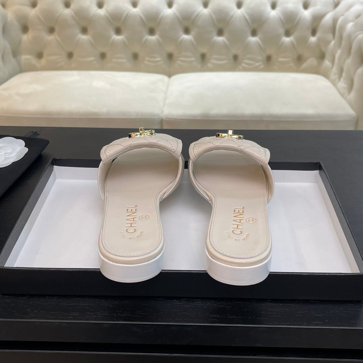 FLAT MULE IN WHITE LAMBSKIN - 35