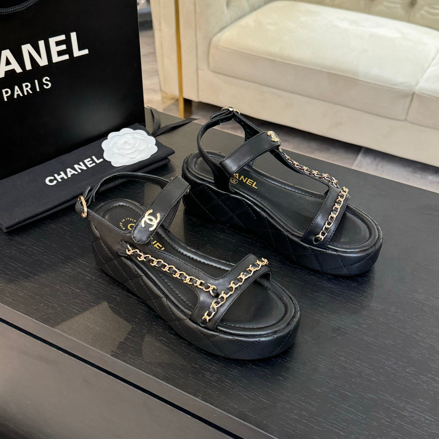 FLAT SANDALS IN BLACK LAMBSKIN WITH GOLD CHAIN - 35