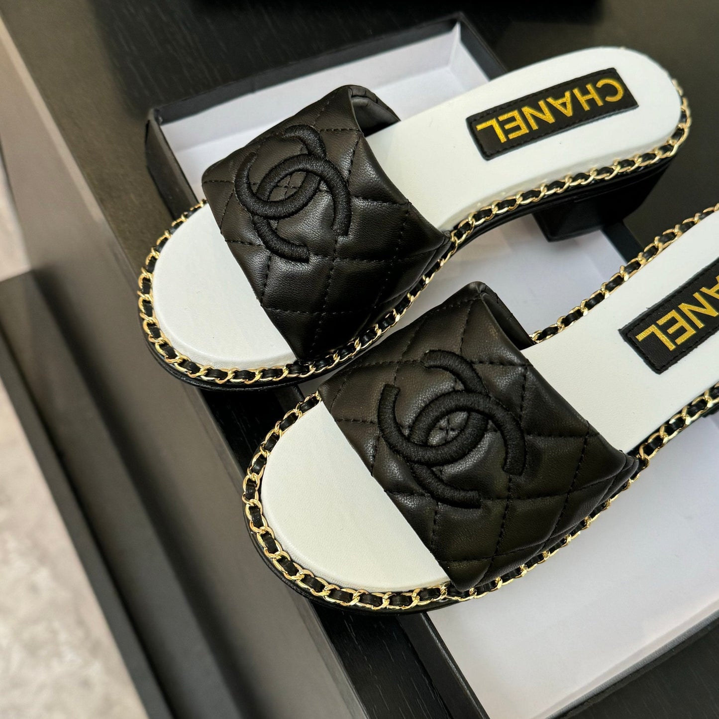 HIGH FLATFORM SLIPPER IN BLACK EMBOSSED SHEEPSKIN - 35