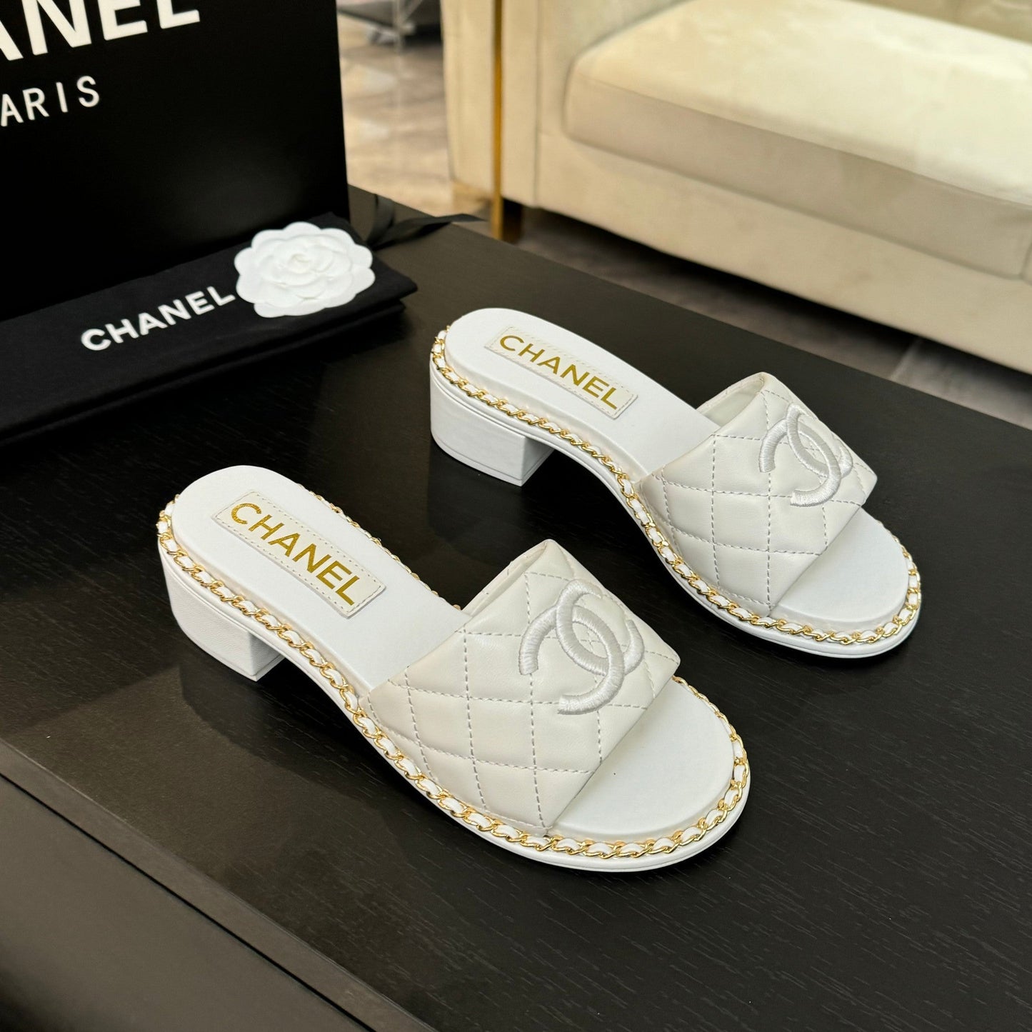 HIGH FLATFORM SLIPPER IN WHITE EMBOSSED SHEEPSKIN - 35