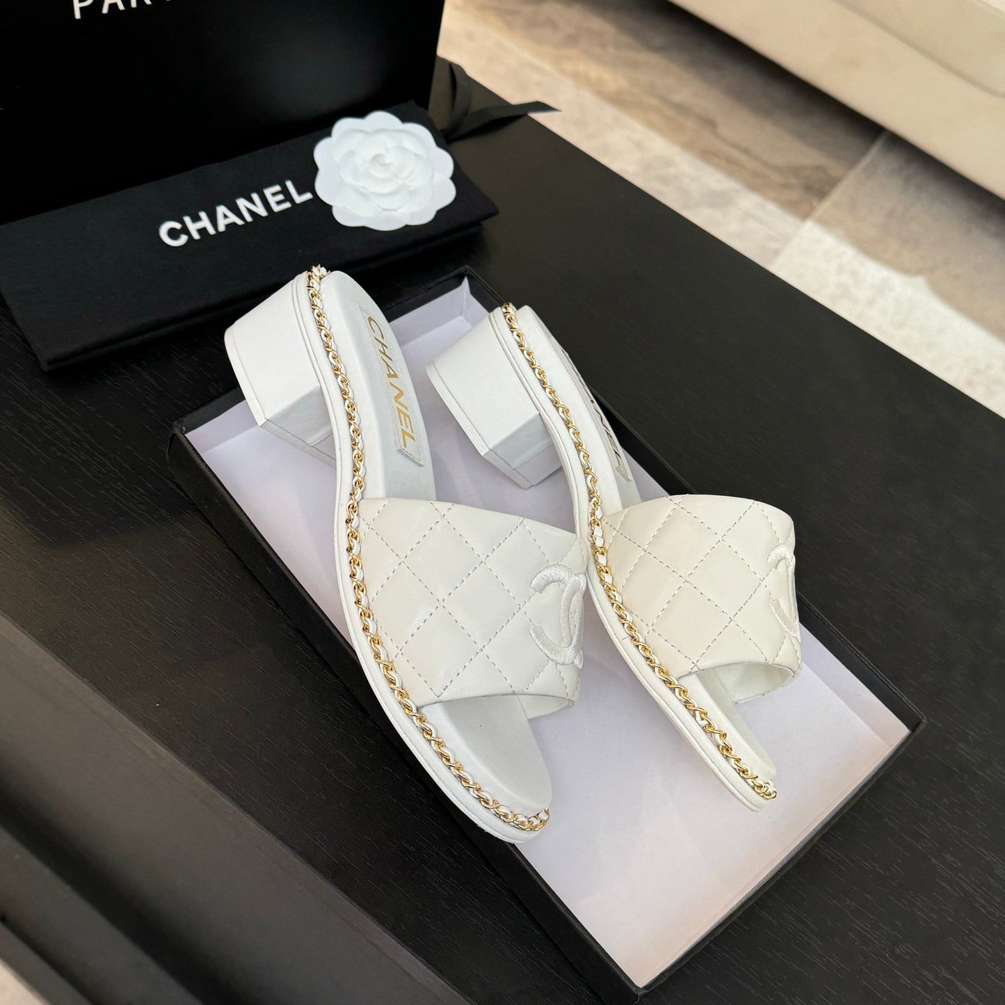 HIGH FLATFORM SLIPPER IN WHITE EMBOSSED SHEEPSKIN - 35