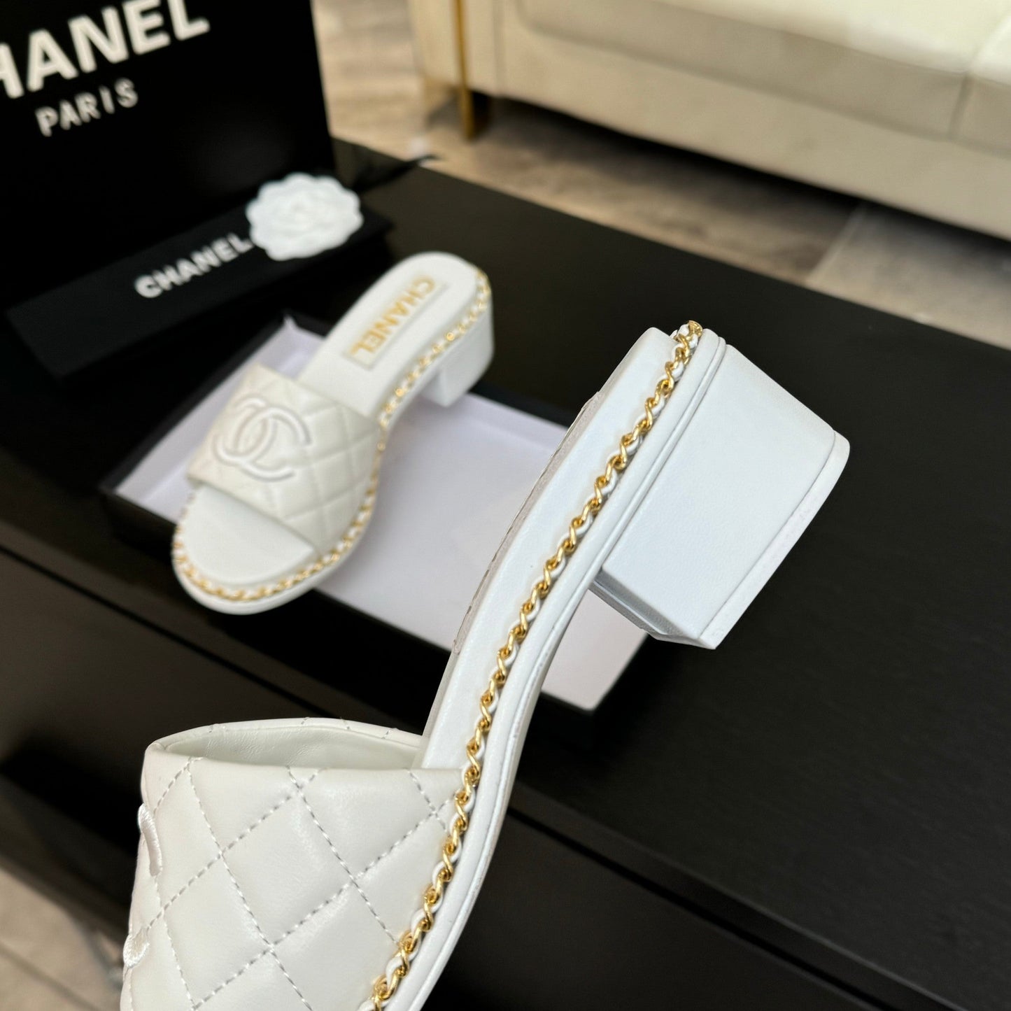 HIGH FLATFORM SLIPPER IN WHITE EMBOSSED SHEEPSKIN - 35