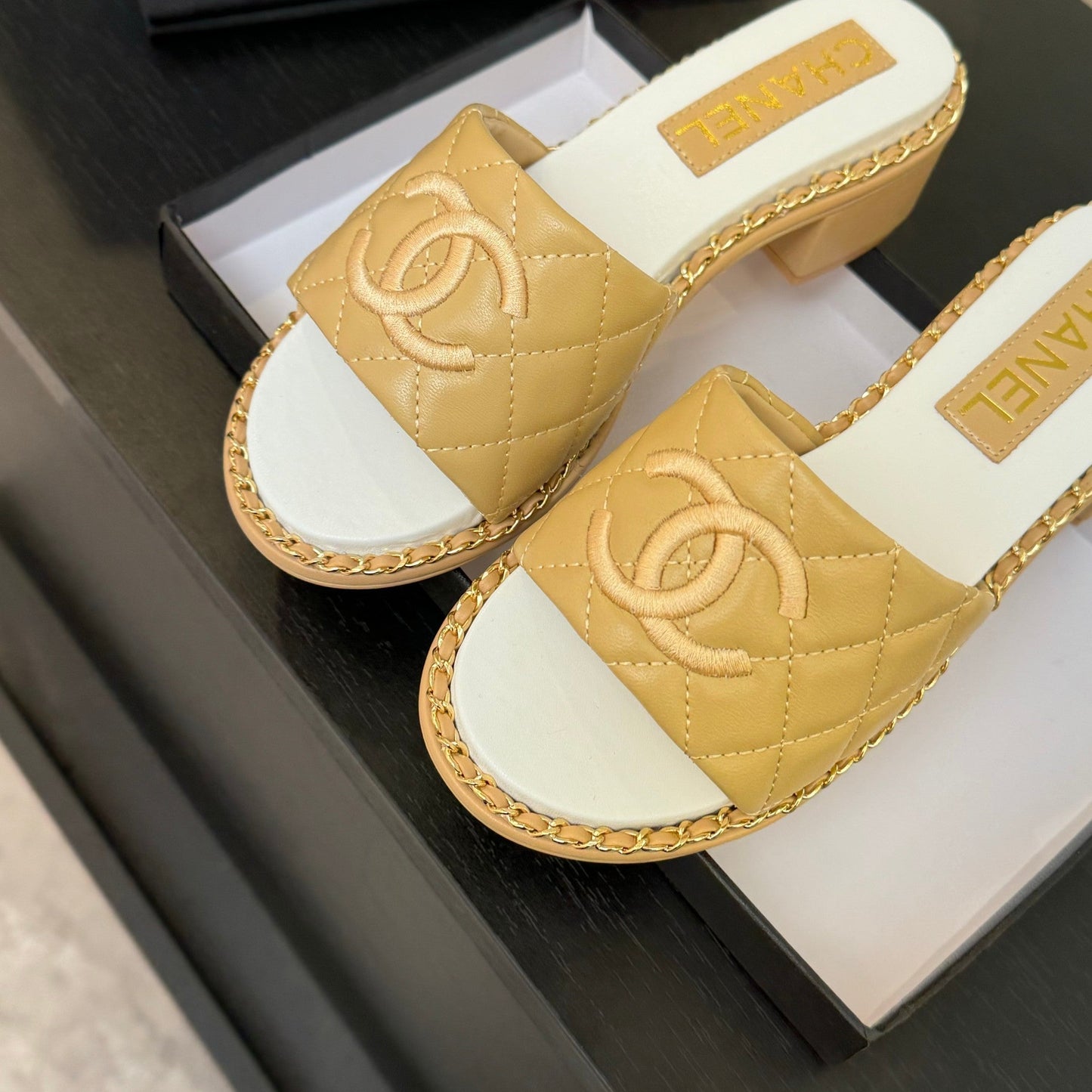 HIGH FLATFORM SLIPPER IN DIJON YELLOW EMBOSSED SHEEPSKIN - 35