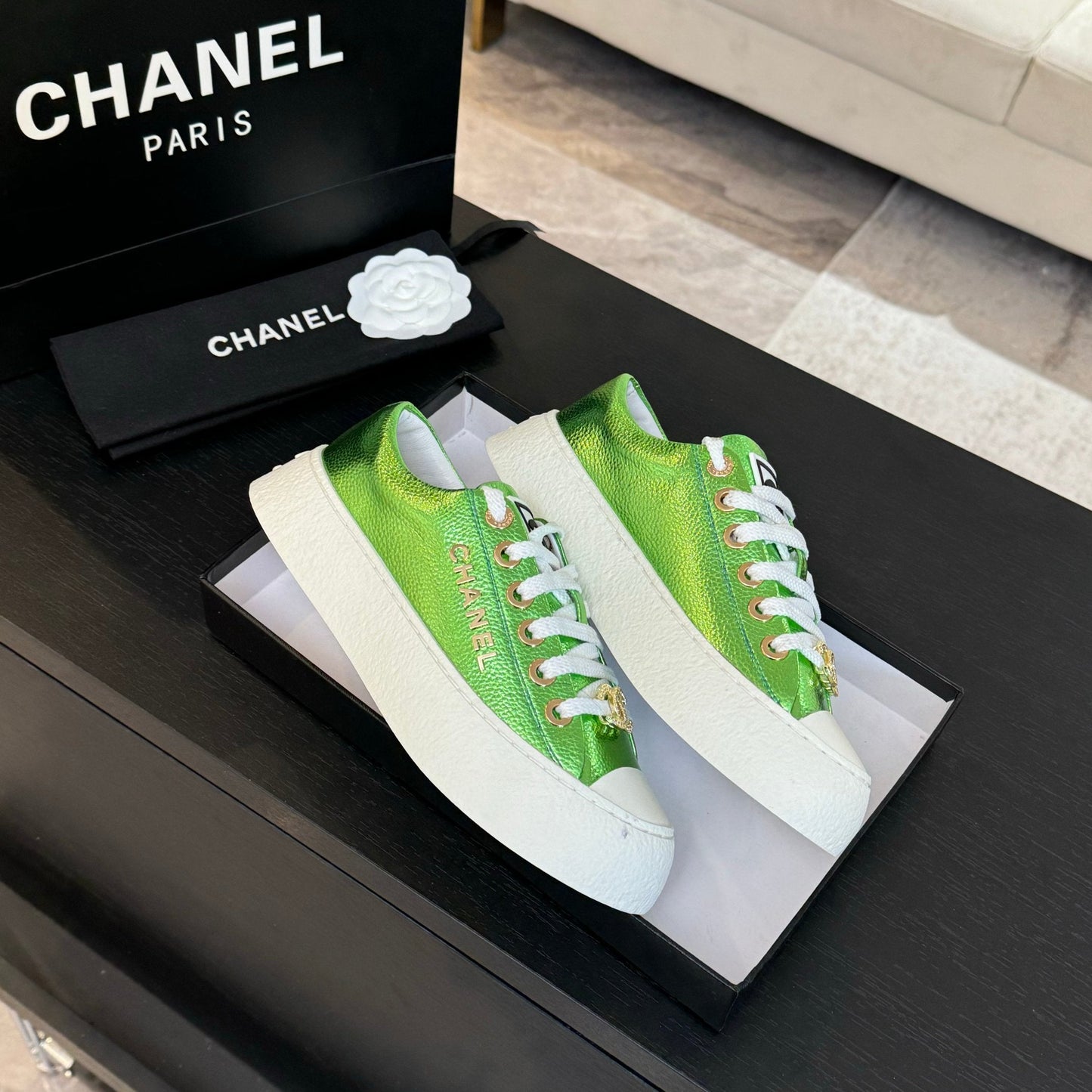 BIG-HEAD COOKIE SHOES IN EMERALD GREEN LAMBSKIN - 35