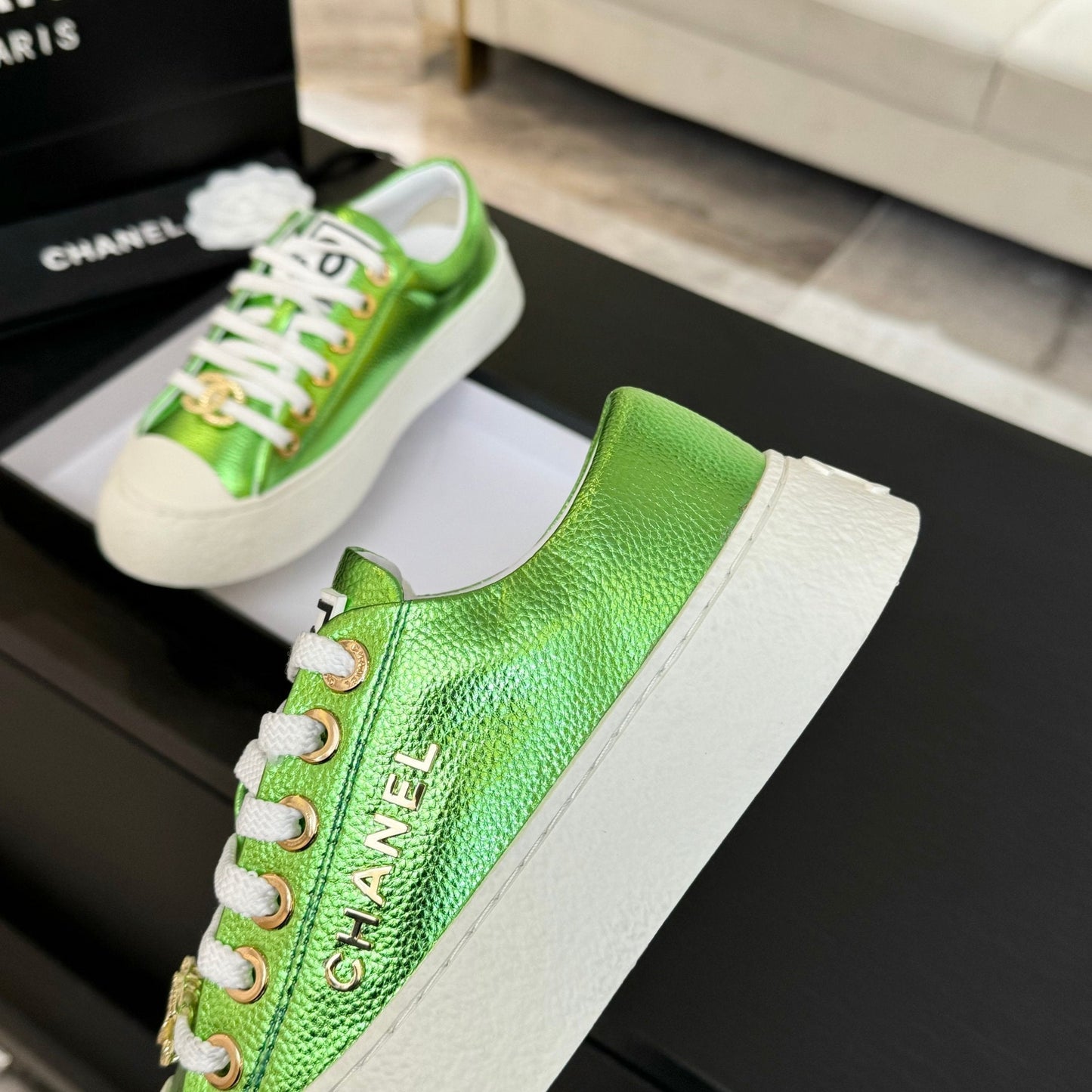 BIG-HEAD COOKIE SHOES IN EMERALD GREEN LAMBSKIN - 35