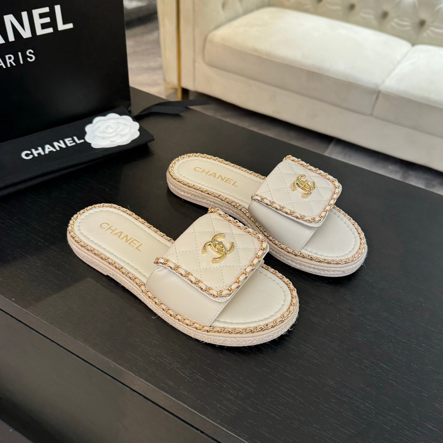 CC Logo Mule Sandal 20mm White Lambskin 183980 - 35