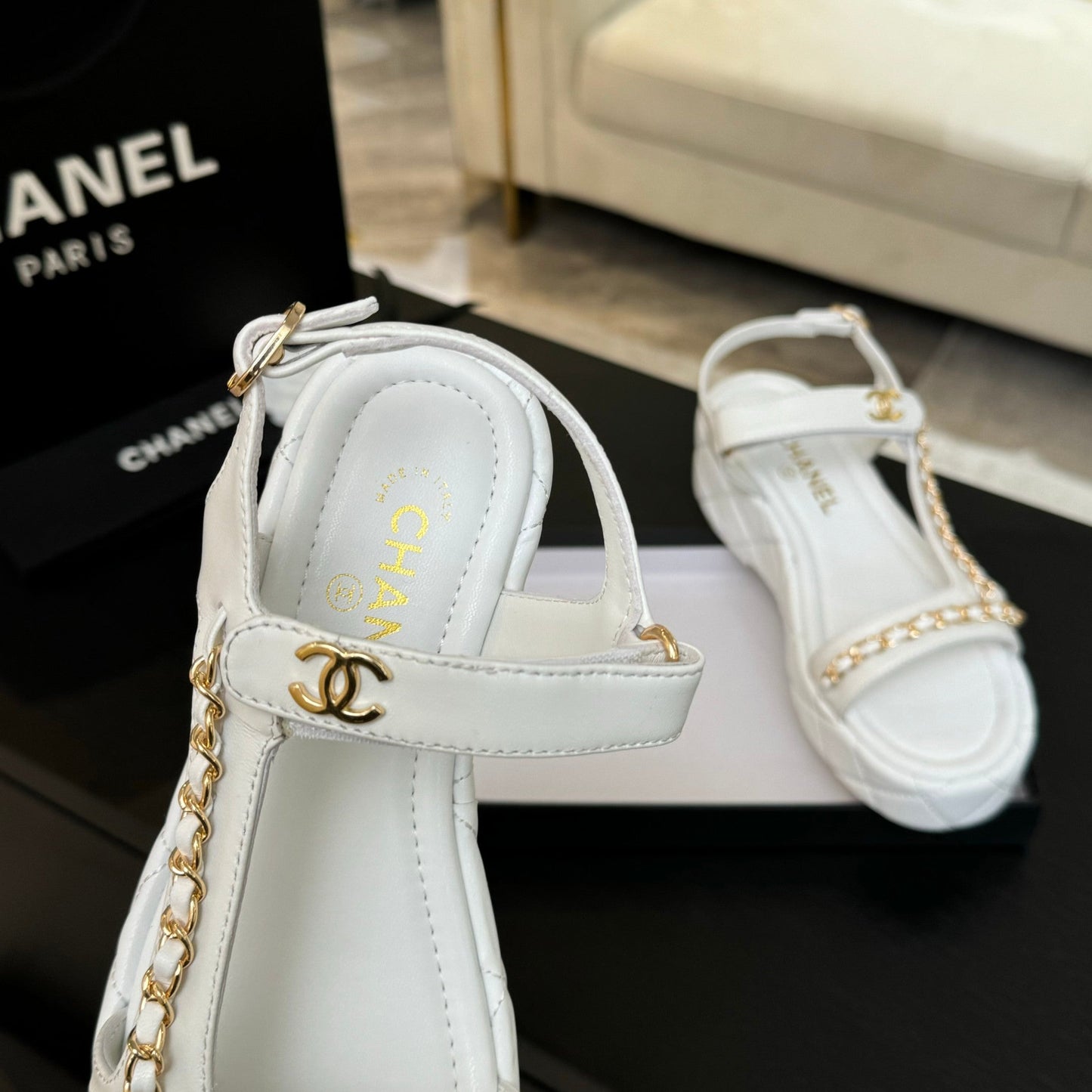 FLAT SANDALS IN WHITE LAMBSKIN WITH GOLD CHAIN - 35