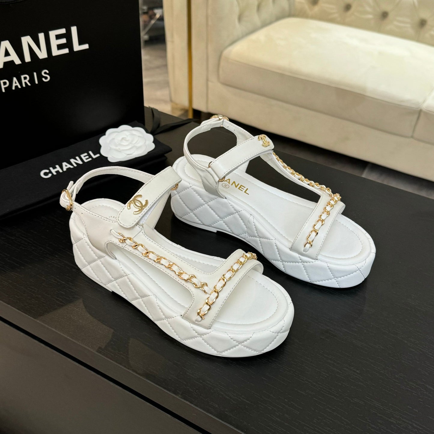 FLAT SANDALS IN WHITE LAMBSKIN WITH GOLD CHAIN - 35