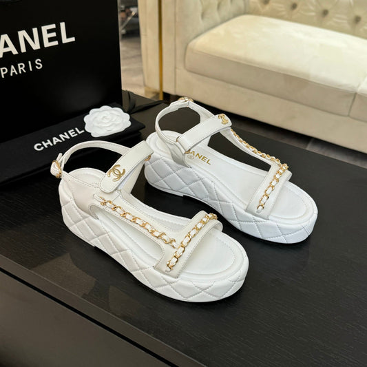 FLAT SANDALS IN WHITE LAMBSKIN WITH GOLD CHAIN - 35