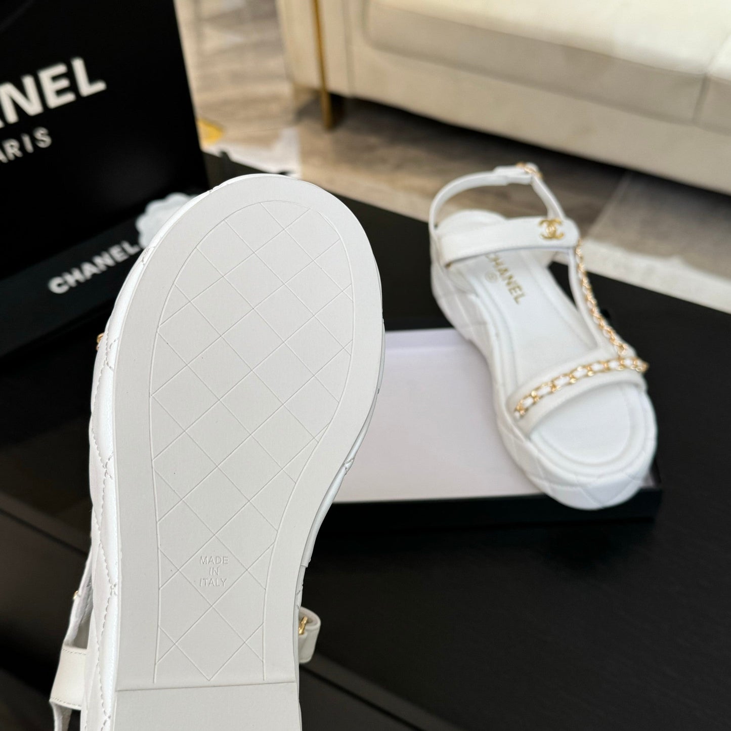 FLAT SANDALS IN WHITE LAMBSKIN WITH GOLD CHAIN - 35