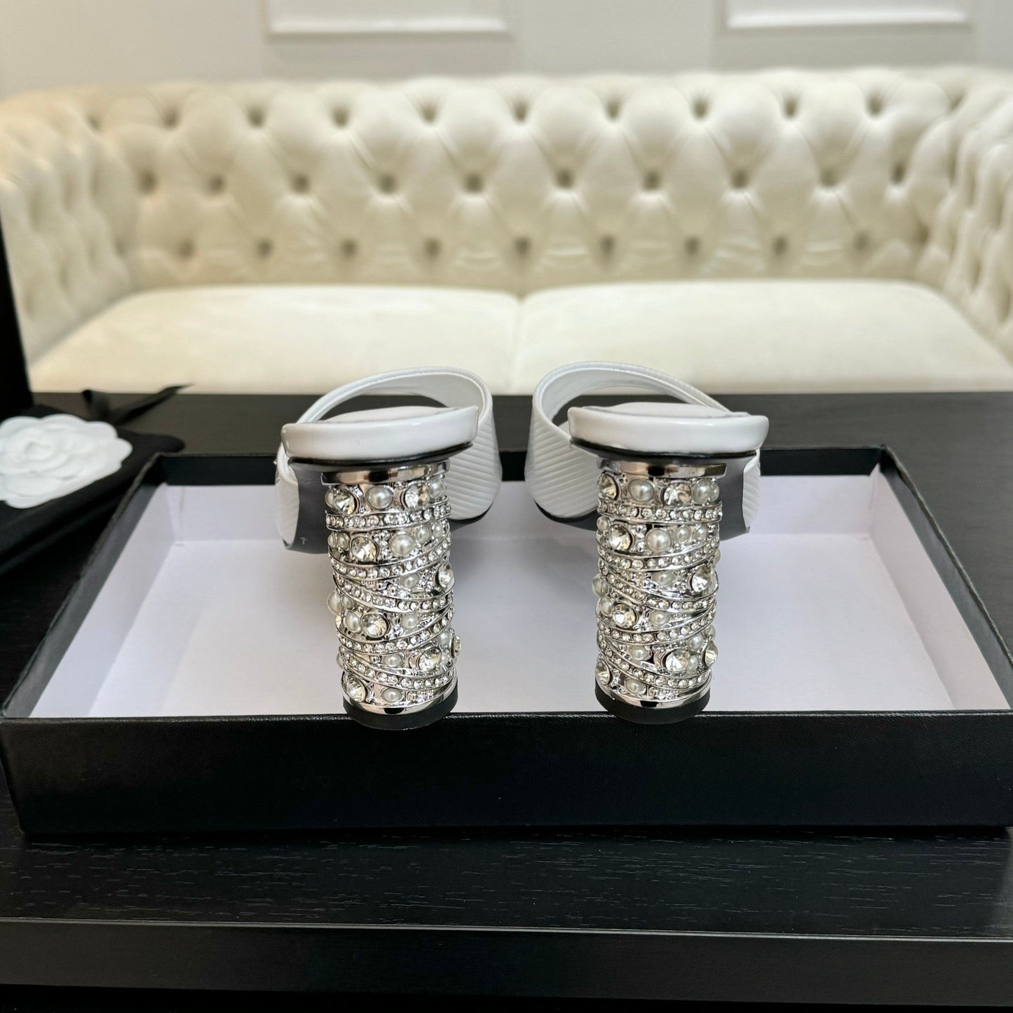 T-STRAP PEARL HEEL 85 MM SANDALS IN WHITE LAMBSKIN MULE - 35