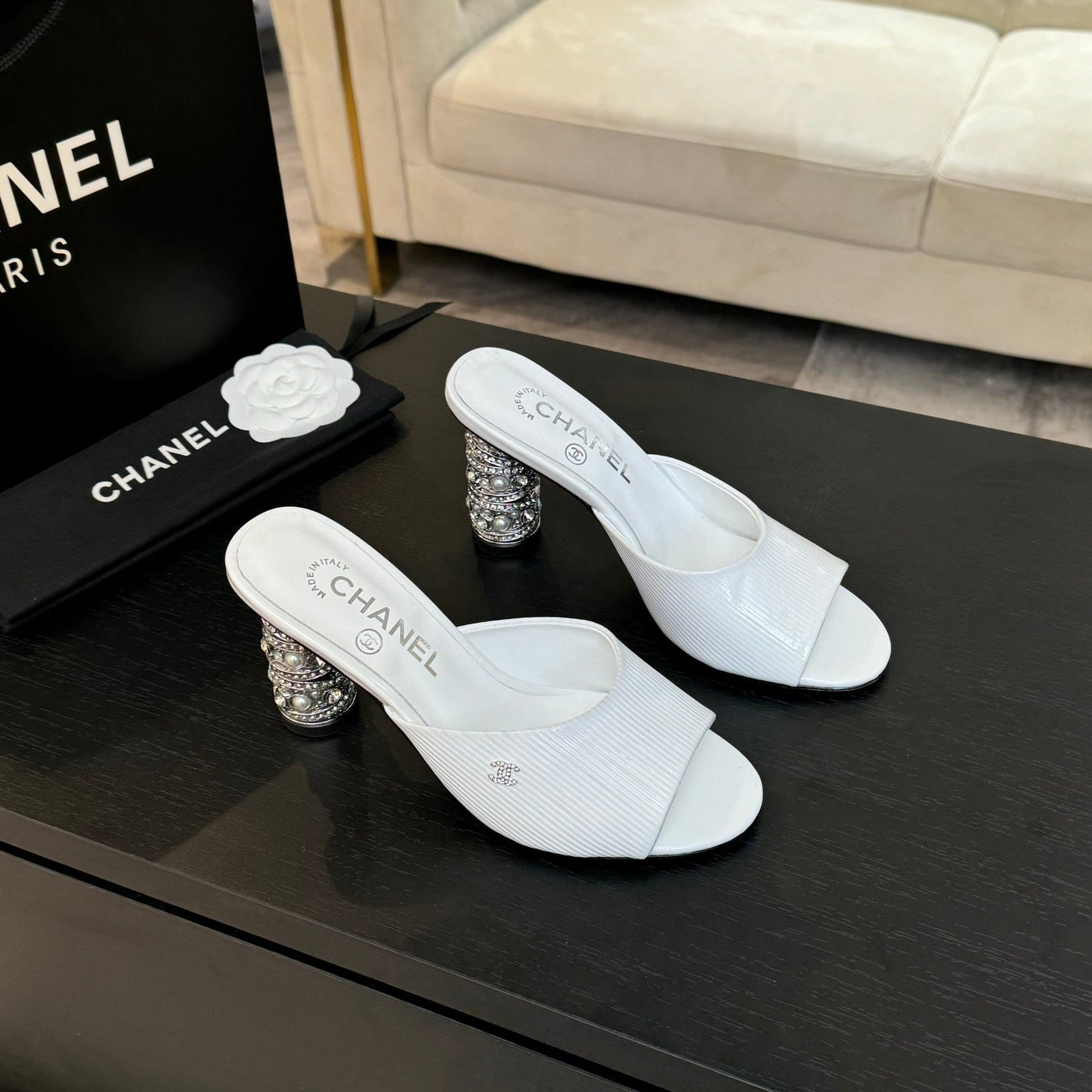 T-STRAP PEARL HEEL 85 MM SANDALS IN WHITE LAMBSKIN MULE - 35