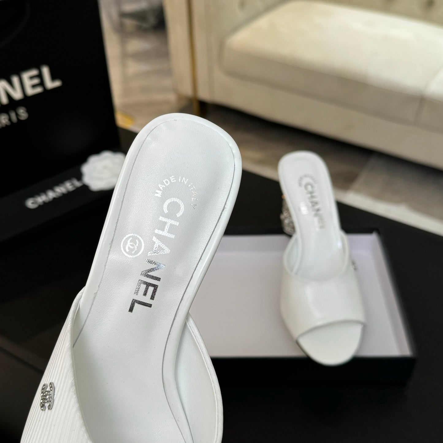 T-STRAP PEARL HEEL 85 MM SANDALS IN WHITE LAMBSKIN MULE - 35