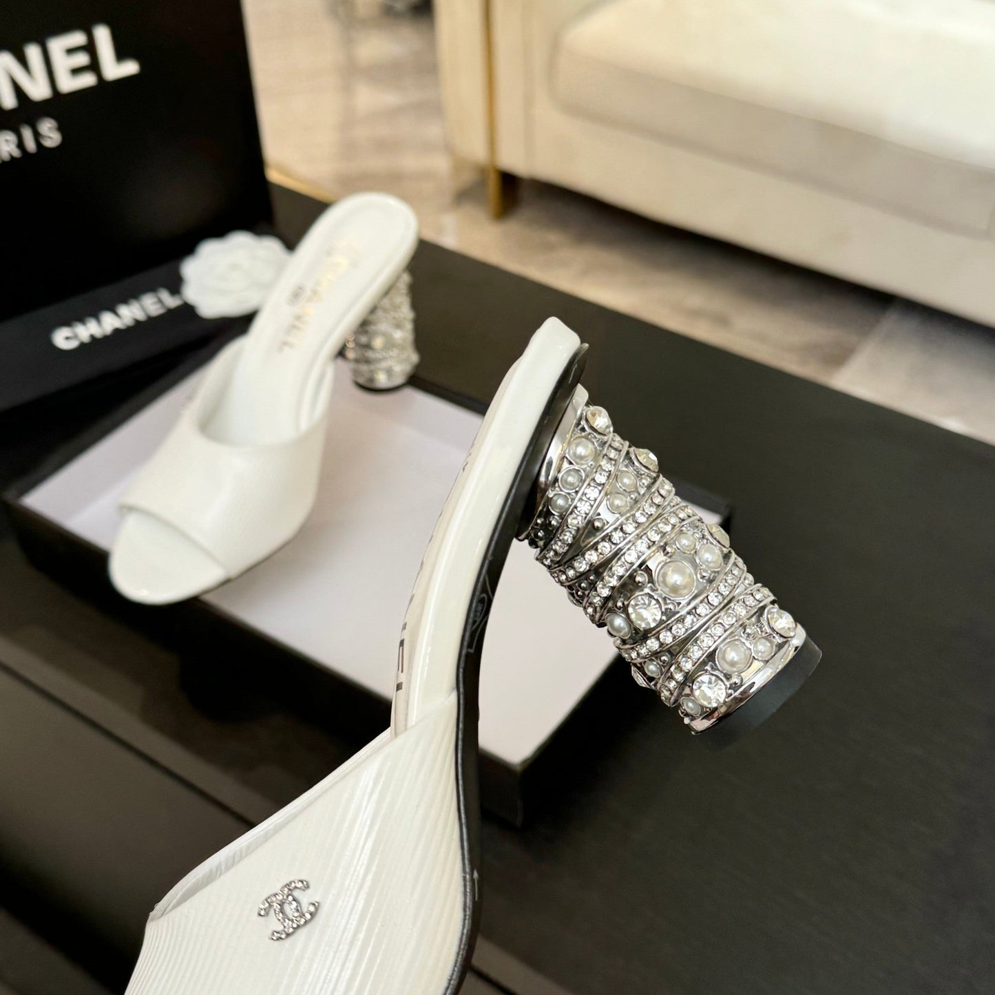 T-STRAP PEARL HEEL 85 MM SANDALS IN WHITE LAMBSKIN MULE - 35