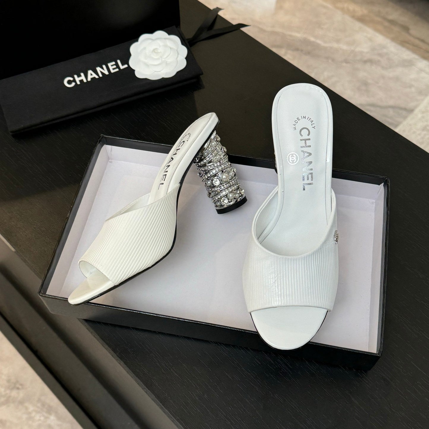 T-STRAP PEARL HEEL 85 MM SANDALS IN WHITE LAMBSKIN MULE - 35