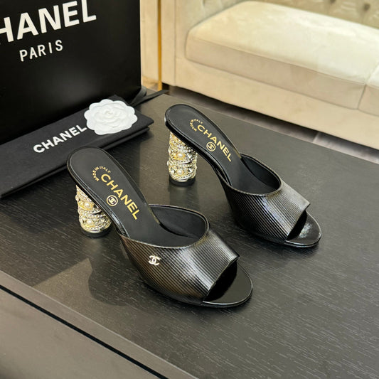 T-STRAP PEARL HEEL 85 MM SANDALS IN BLACK LAMBSKIN MULE - 35