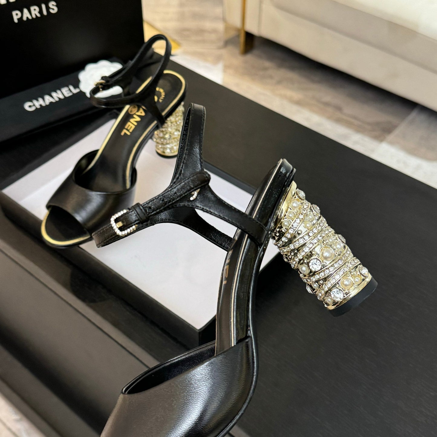 T-STRAP PEARL HEEL 85 MM SANDALS IN BLACK LAMBSKIN - 35