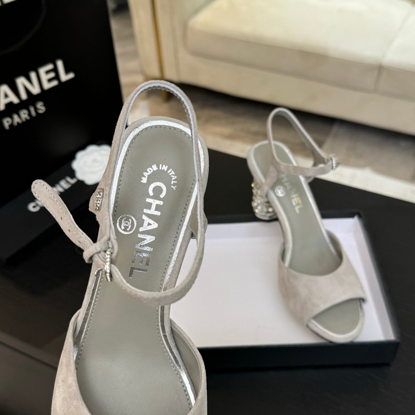 T-STRAP PEARL HEEL 85 MM SANDALS IN PASTEL GRAY SUEDE - 35