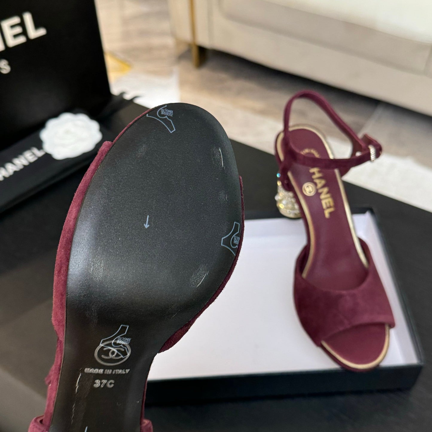T-STRAP PEARL HEEL 85 MM SANDALS IN SANGRIA RED SUEDE - 35