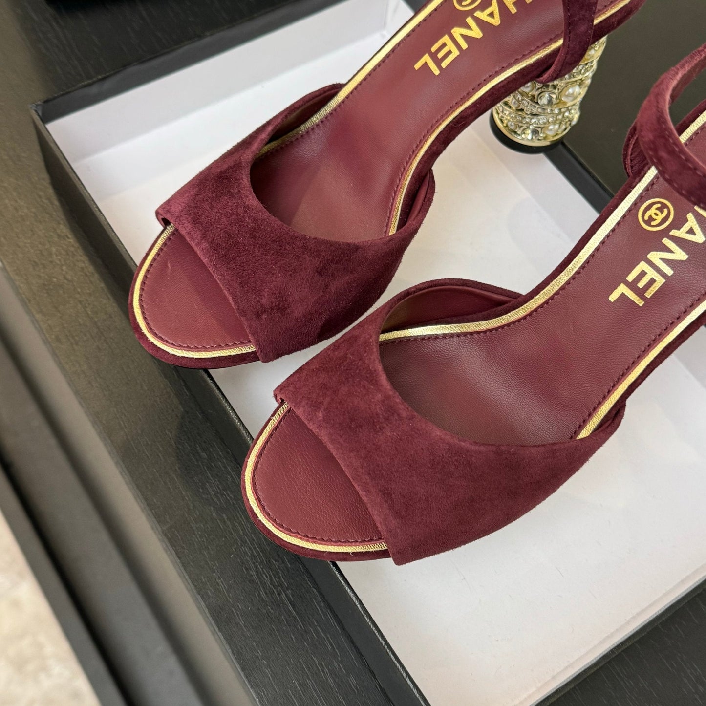 T-STRAP PEARL HEEL 85 MM SANDALS IN SANGRIA RED SUEDE - 35