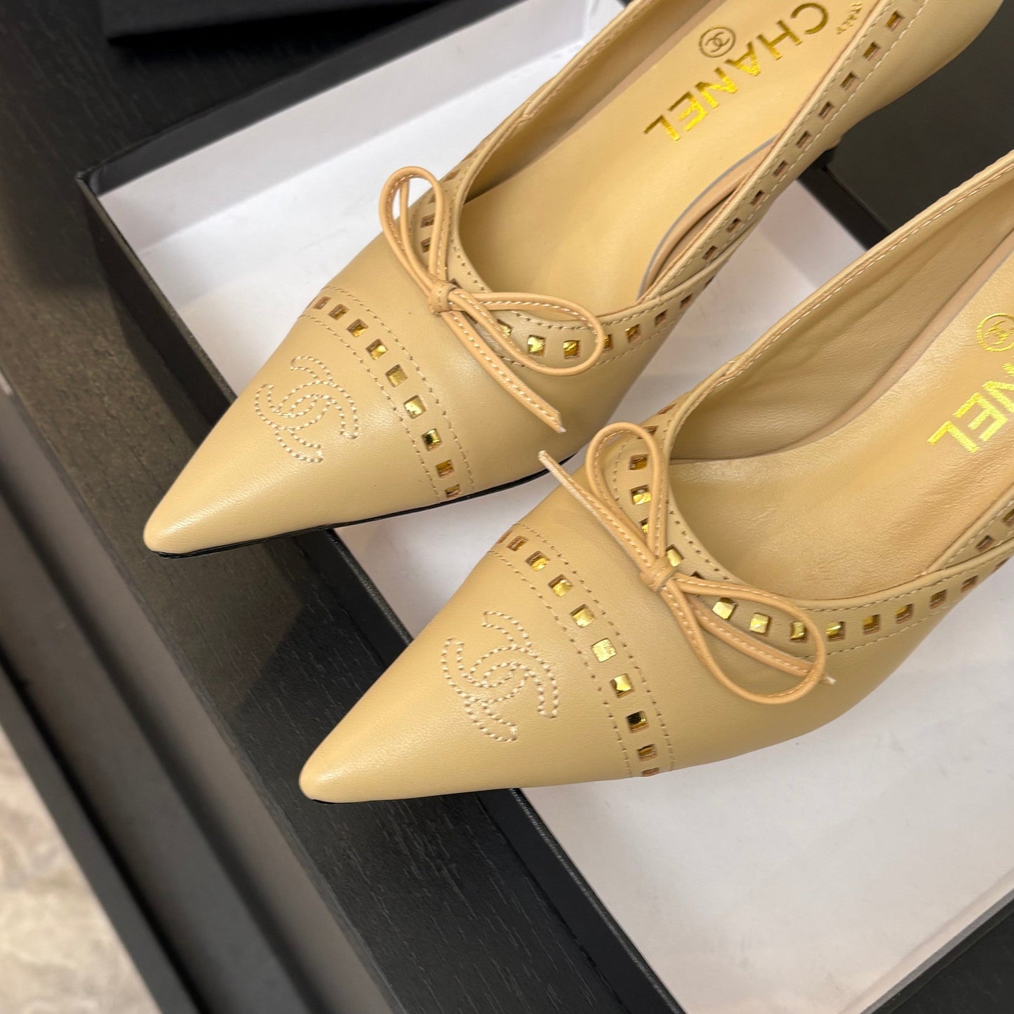 HIGH HEEL PUMP 65 MM IN FLAX YELLOW LAMBSKIN - 35