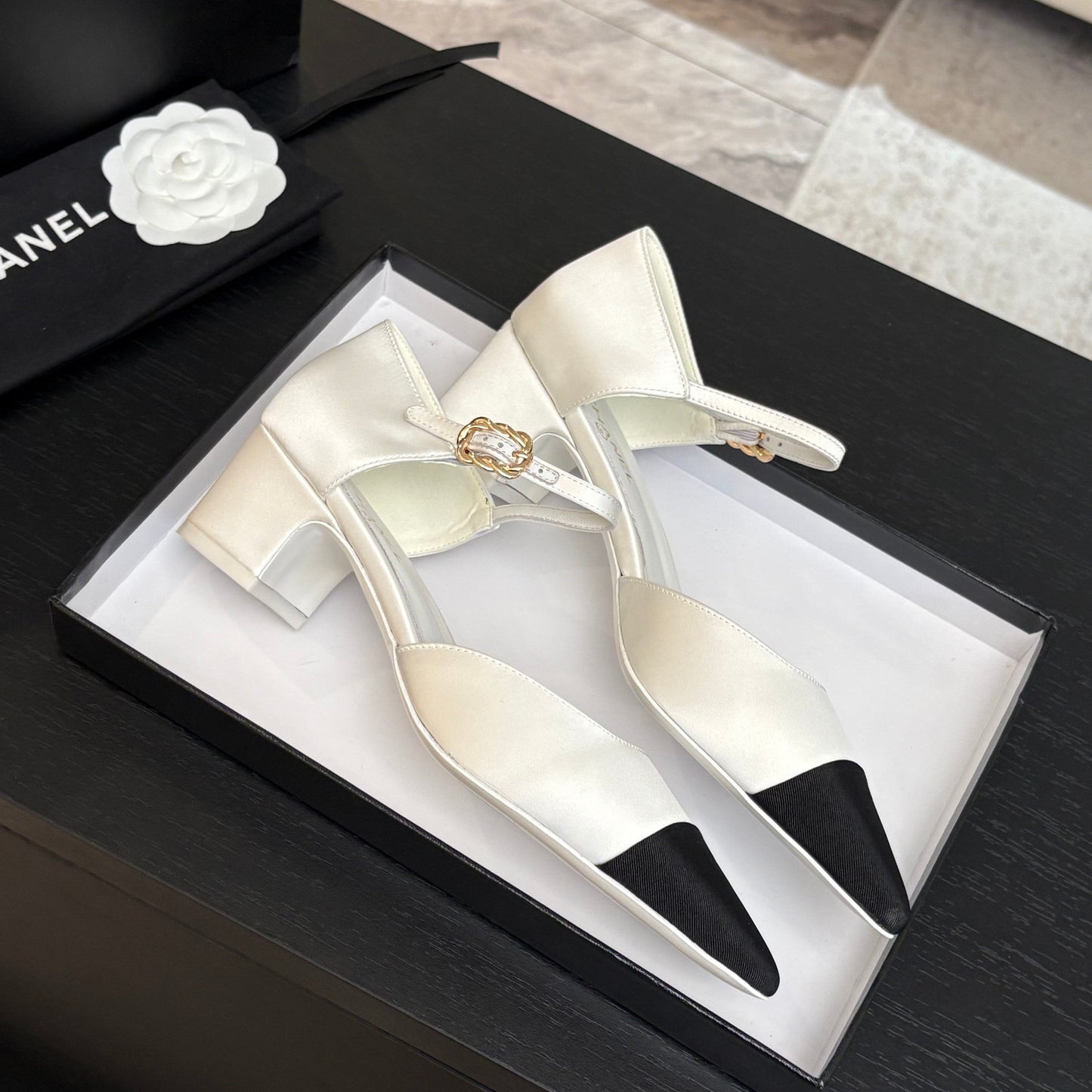 BLOCK HEEL SLINGBACKS IN WHITE MIX BLACK SILK FABRIC - 35