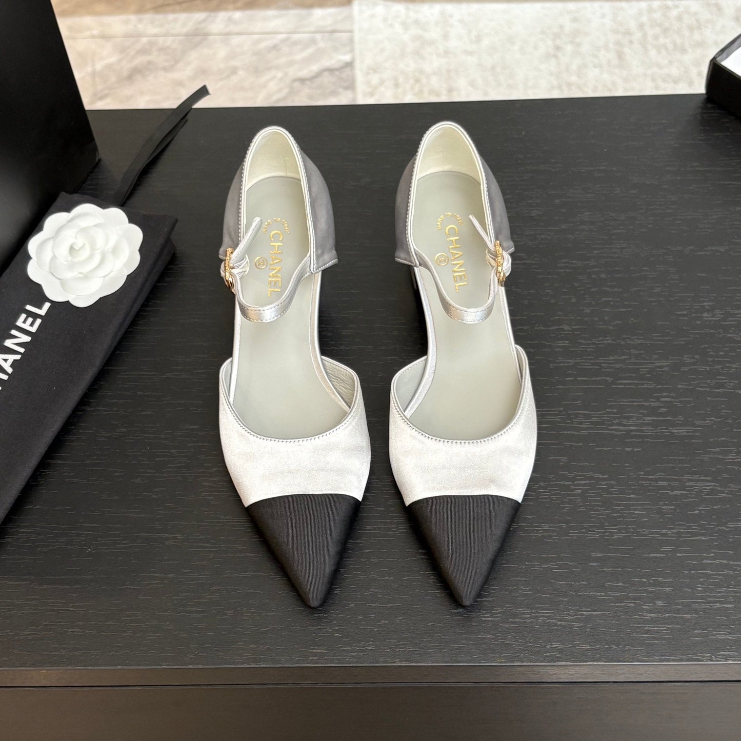 BLOCK HEEL SLINGBACKS IN SILVER MIX BLACK SILK FABRIC - 35