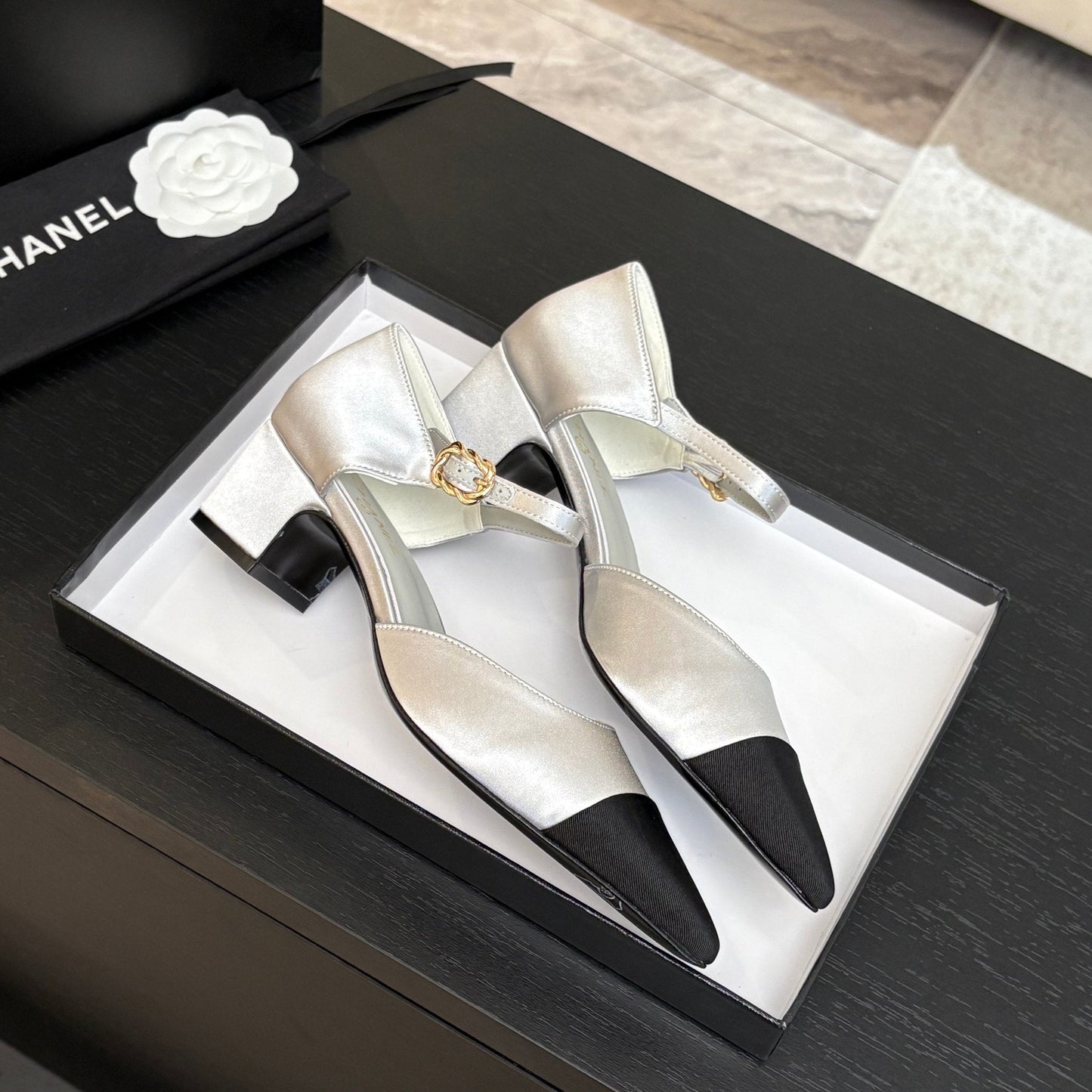 BLOCK HEEL SLINGBACKS IN SILVER MIX BLACK SILK FABRIC - 35