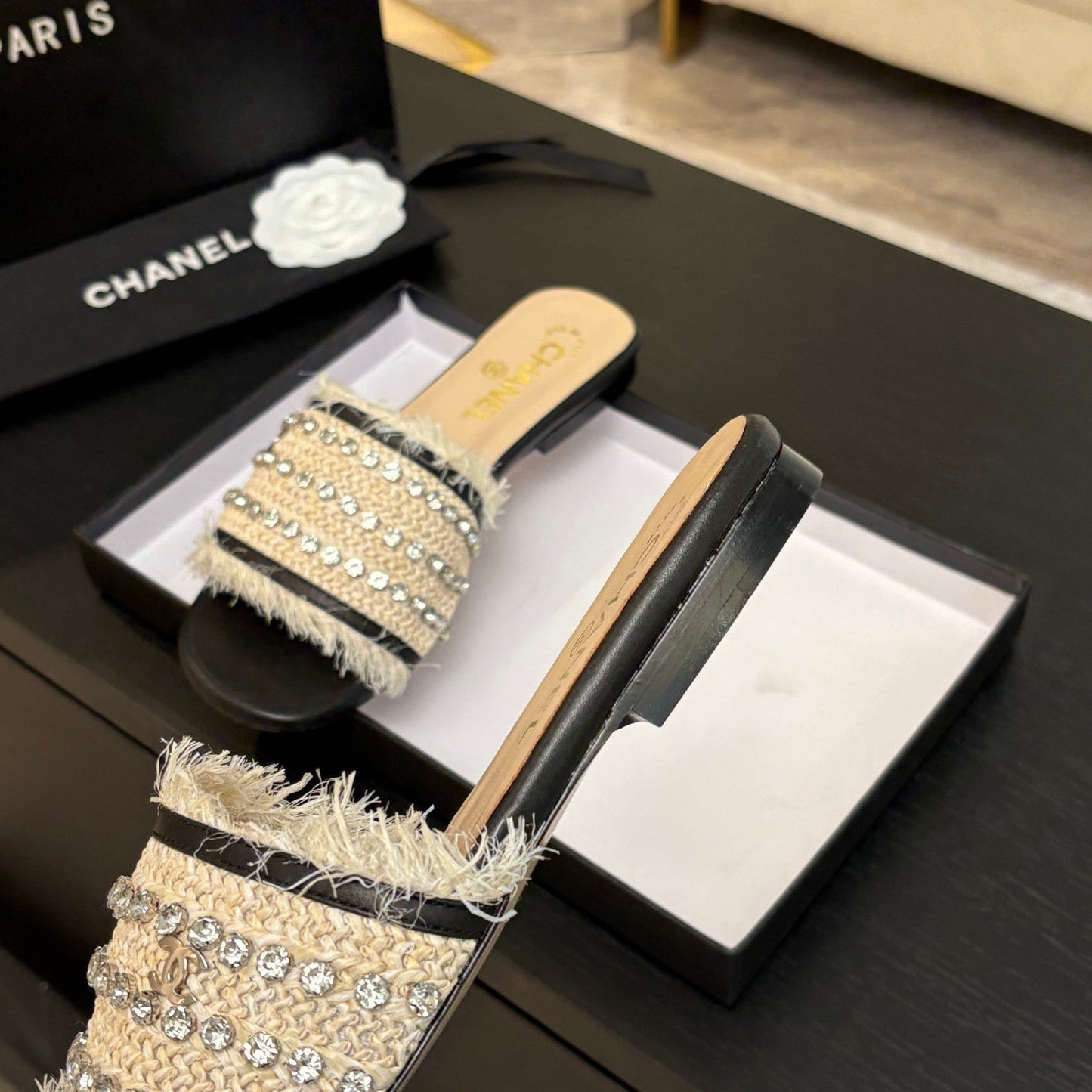 FLAT SANDALS BEIGE AND BLACK WITH CRYSTALS - 35