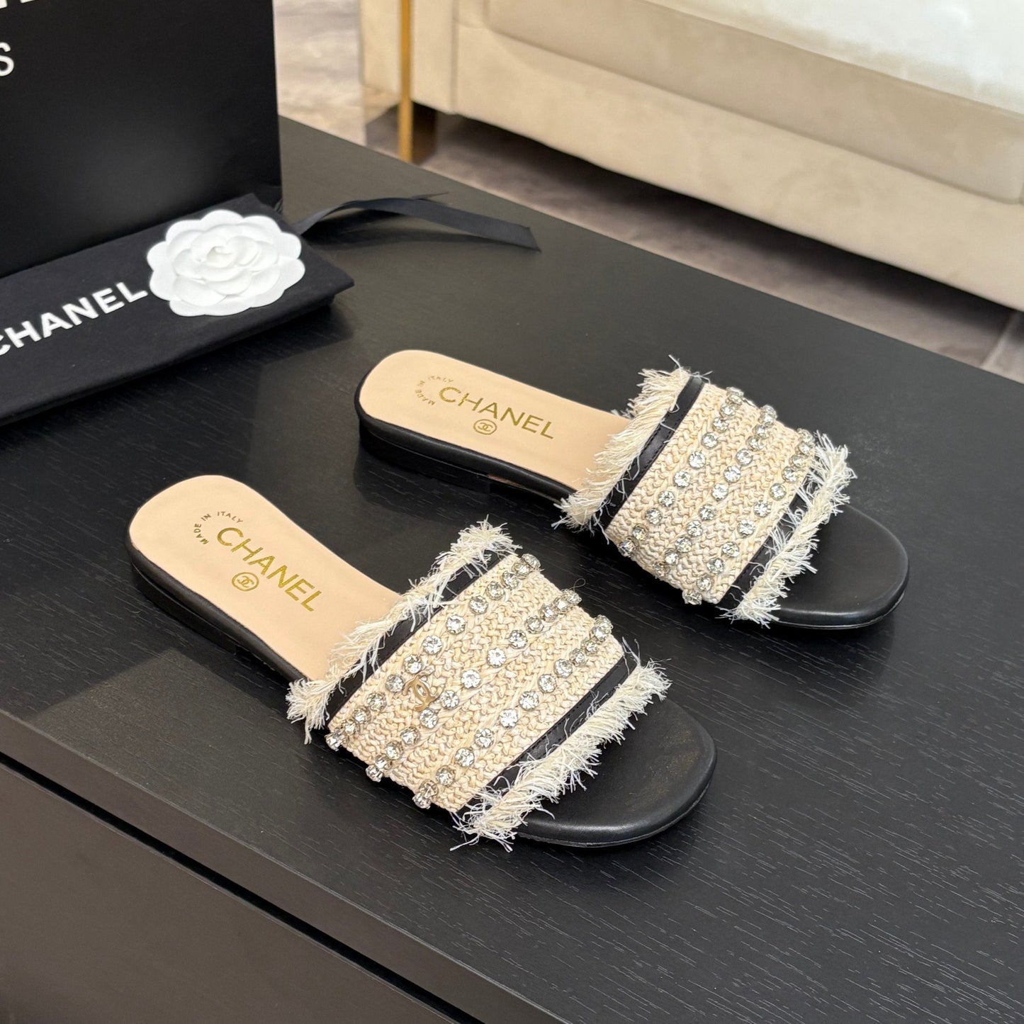 FLAT SANDALS BEIGE AND BLACK WITH CRYSTALS - 35
