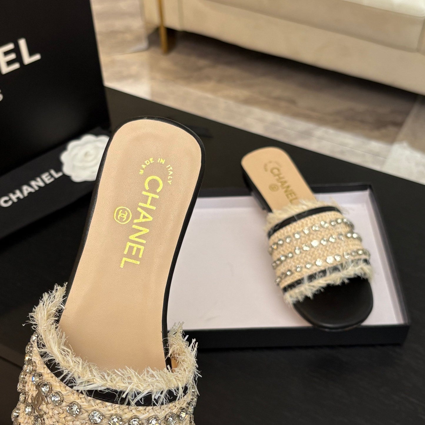 FLAT SANDALS BEIGE AND BLACK WITH CRYSTALS - 35