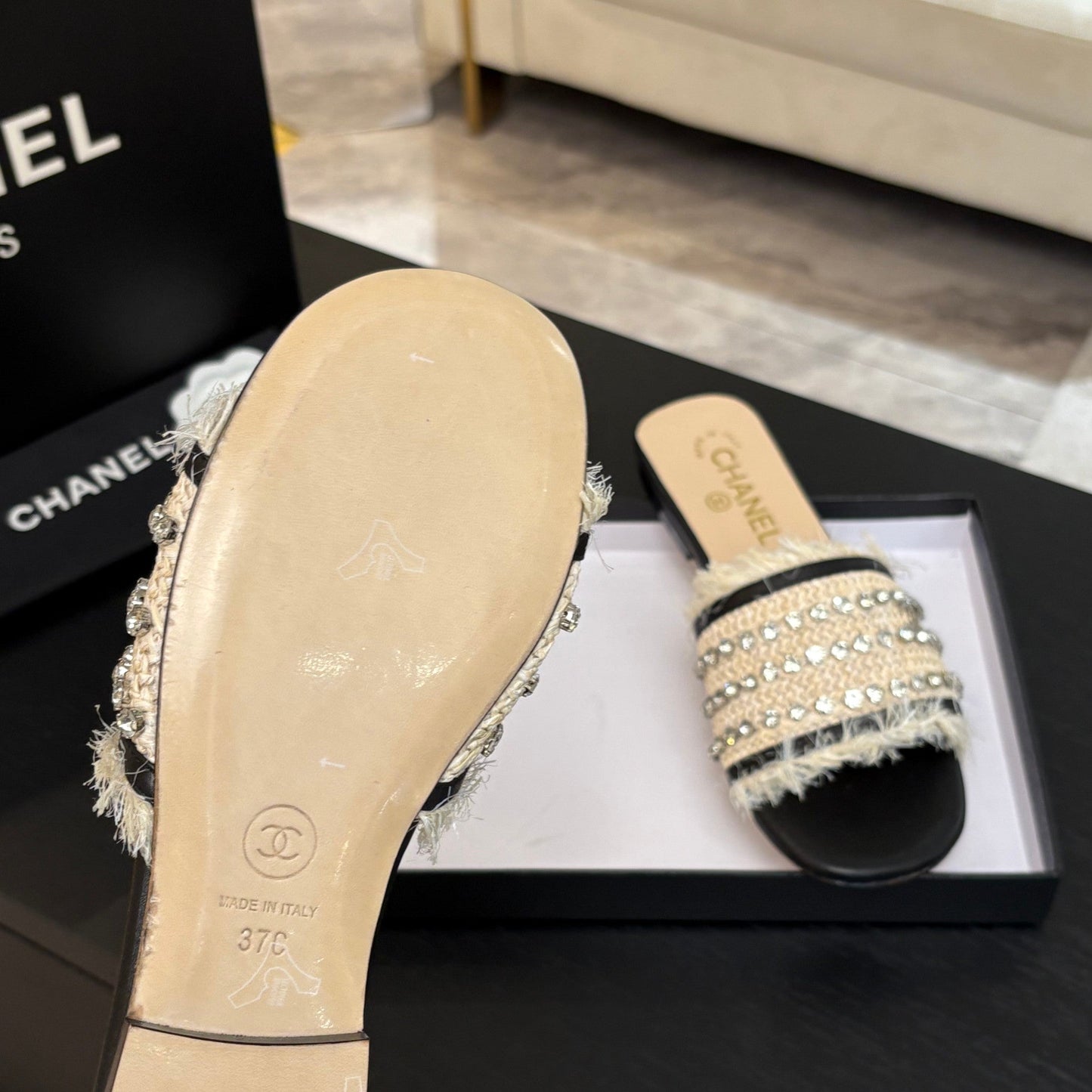 FLAT SANDALS BEIGE AND BLACK WITH CRYSTALS - 35