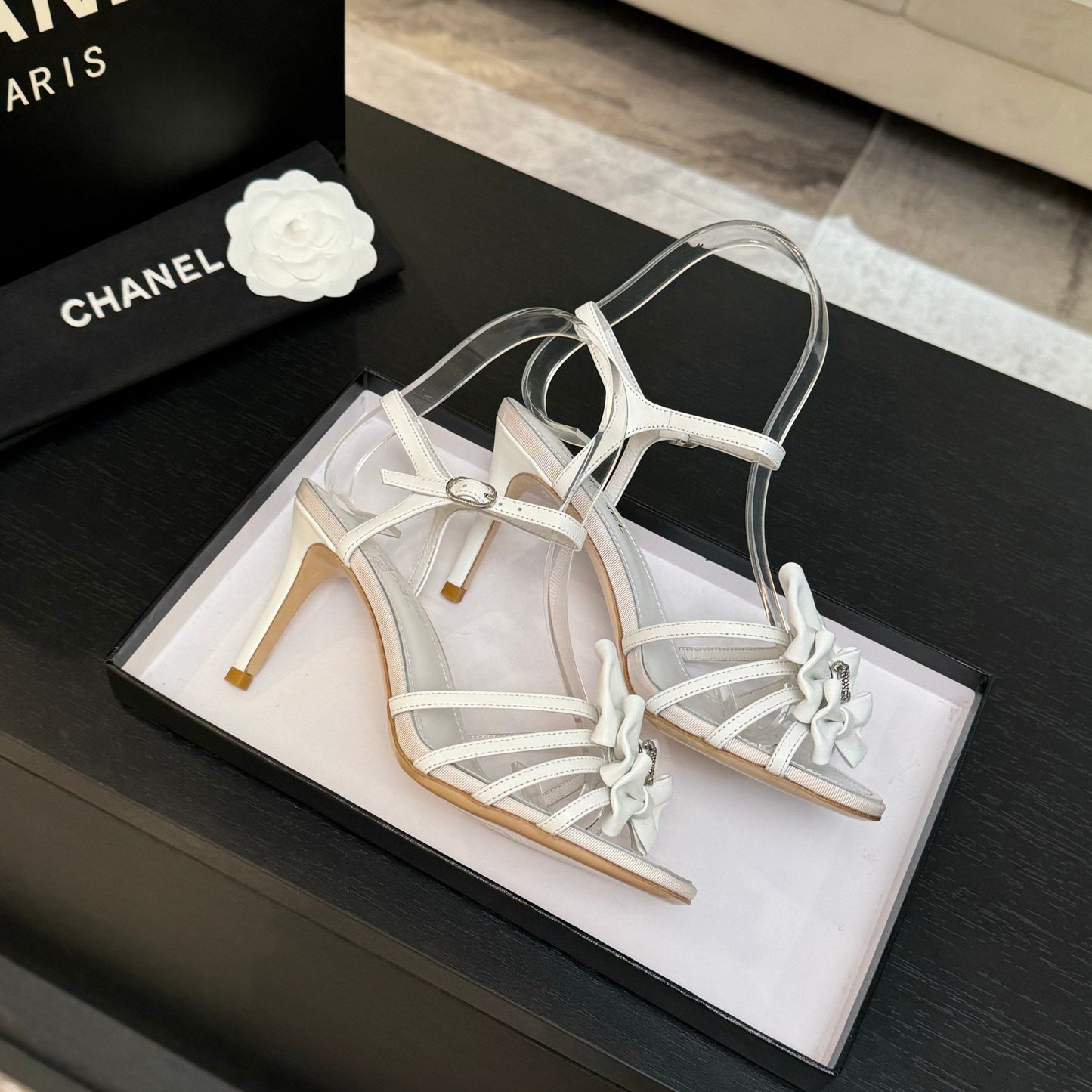 HIGH HEEL SANDAL WITH BOW IN WHITE LAMBSKIN - 35