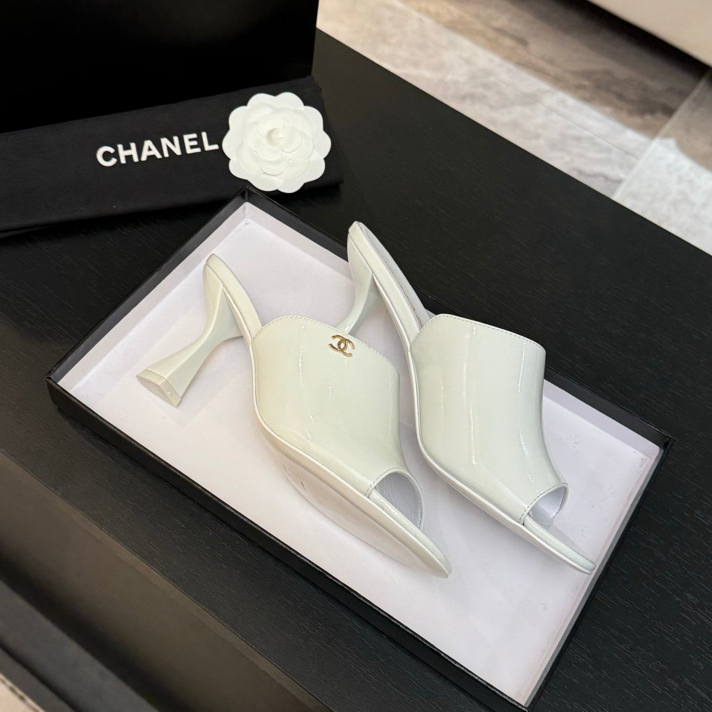 PEEP TOE MULE 85MM IN WHITE PATENT CALFSKIN - 35