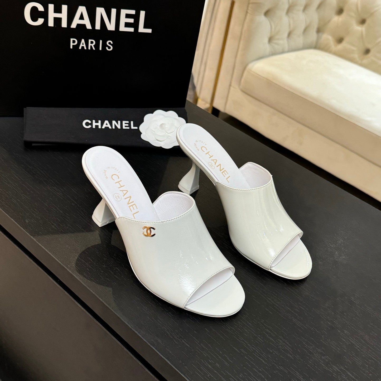 PEEP TOE MULE 85MM IN WHITE PATENT CALFSKIN - 35