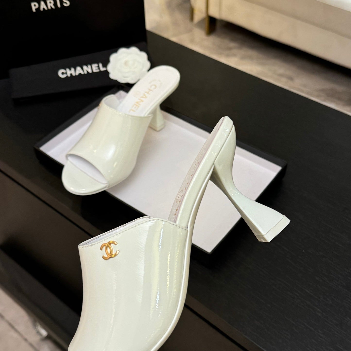 PEEP TOE MULE 85MM IN WHITE PATENT CALFSKIN - 35
