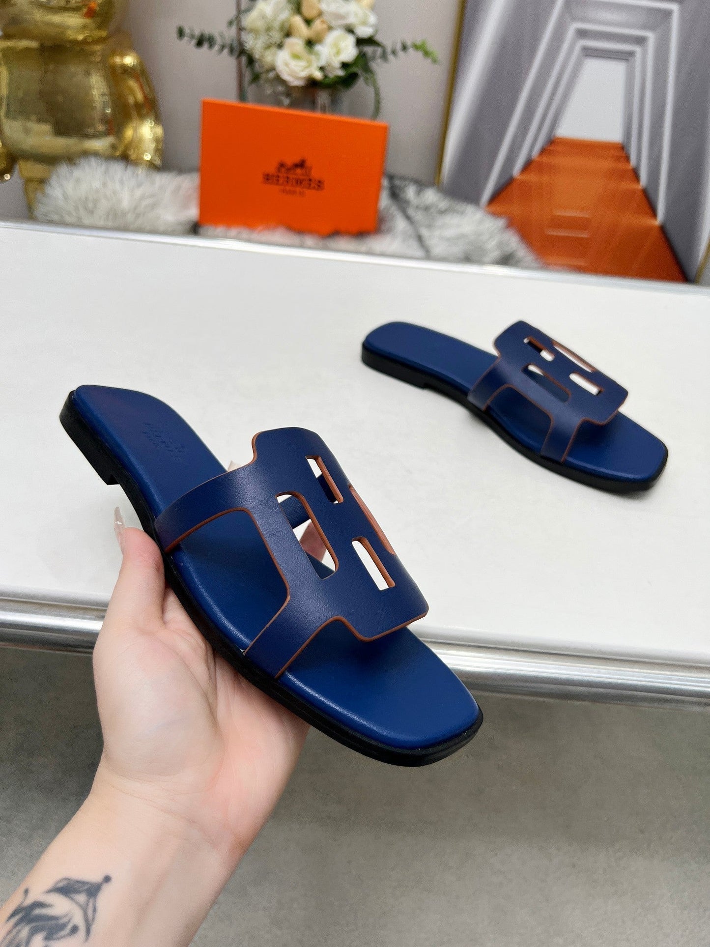 FLATFORM SANDAL NAVY CALFSKIN - 35