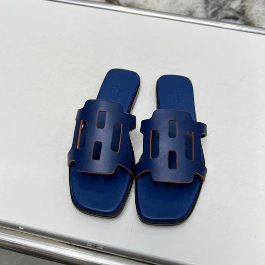 FLATFORM SANDAL NAVY CALFSKIN - 35