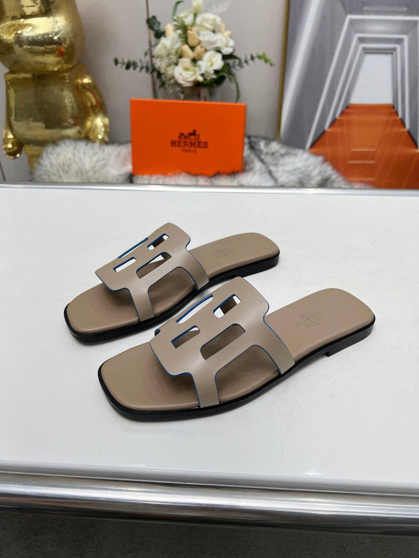 FLATFORM SANDAL LIGHT GRAY CALFSKIN - 35