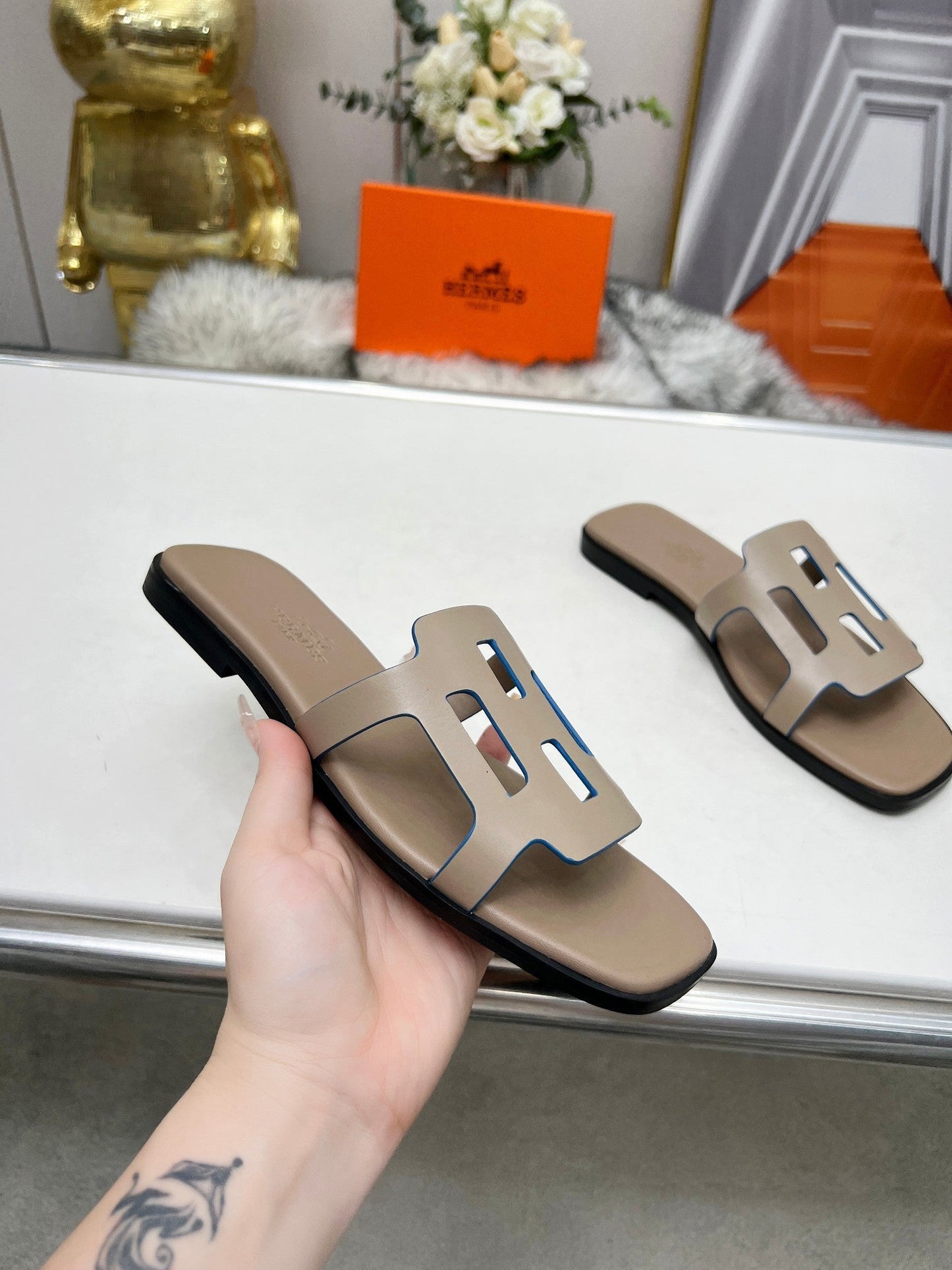 FLATFORM SANDAL LIGHT GRAY CALFSKIN - 35