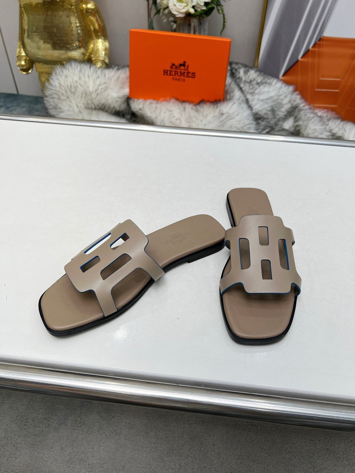 FLATFORM SANDAL LIGHT GRAY CALFSKIN - 35