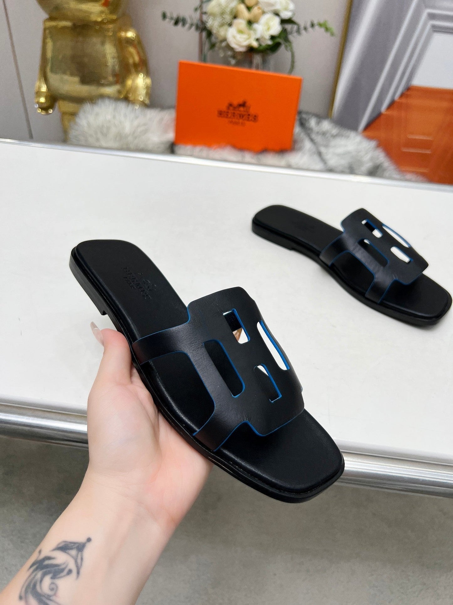 FLATFORM SANDAL BLACK CALFSKIN - 35