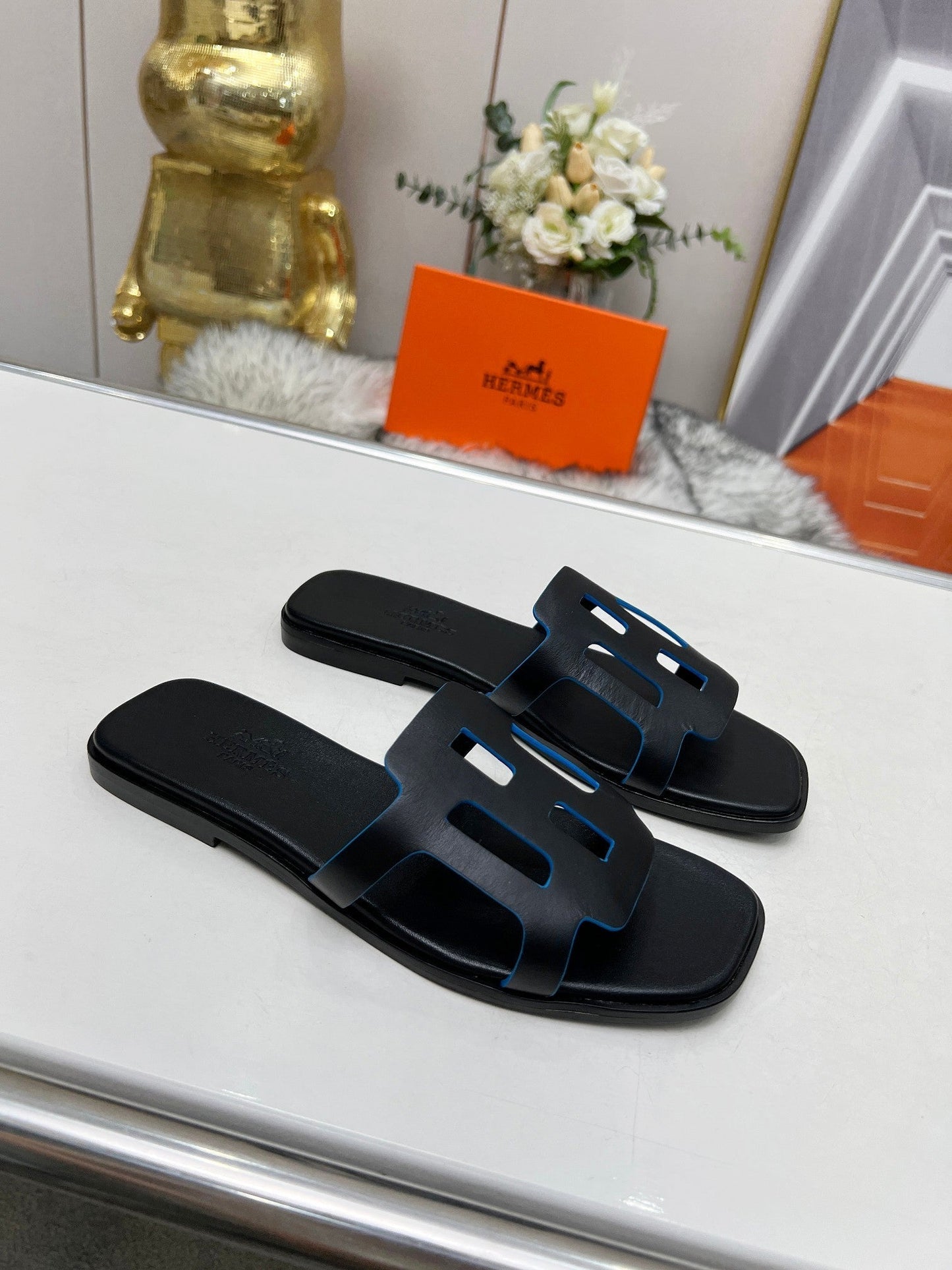 FLATFORM SANDAL BLACK CALFSKIN - 35