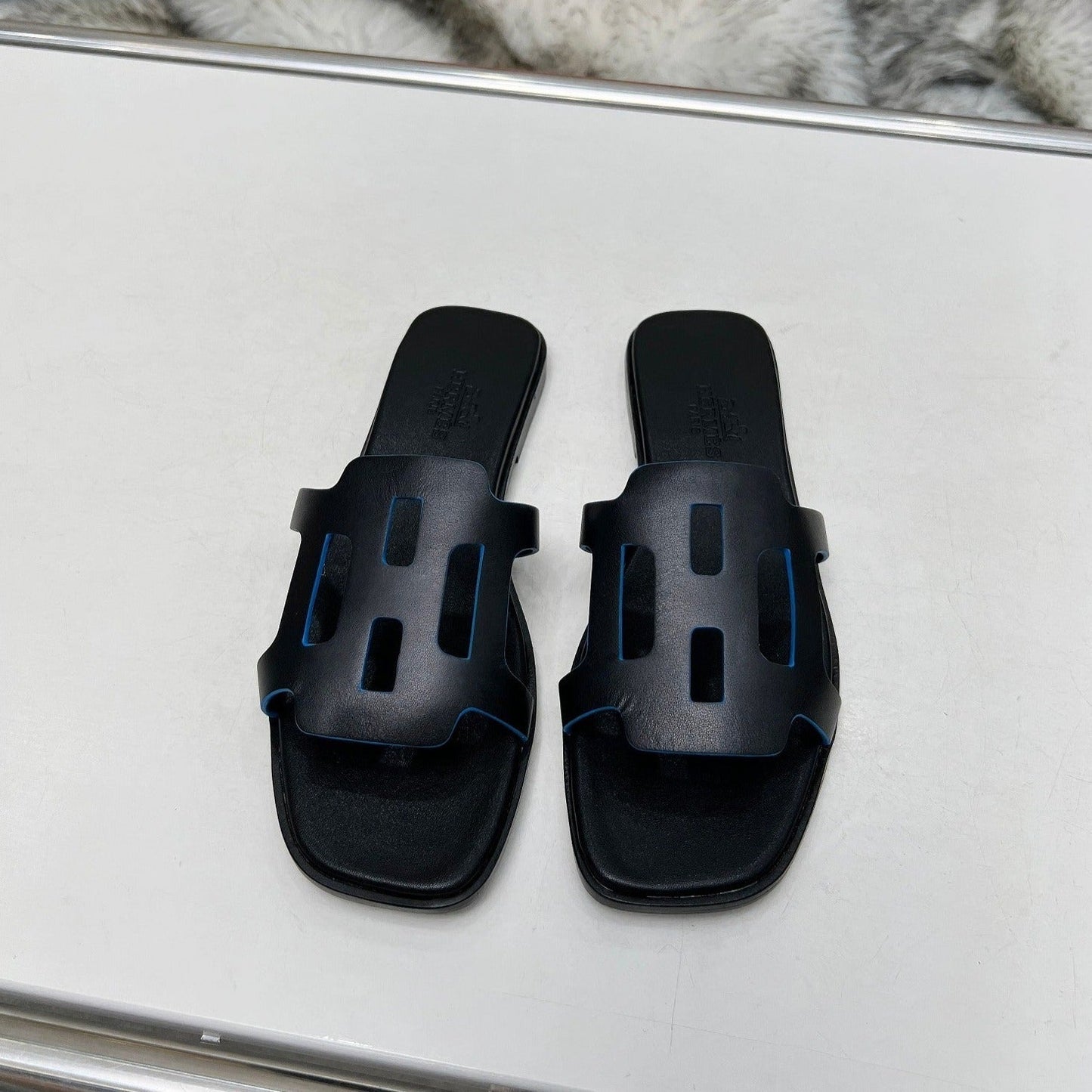 FLATFORM SANDAL BLACK CALFSKIN - 35