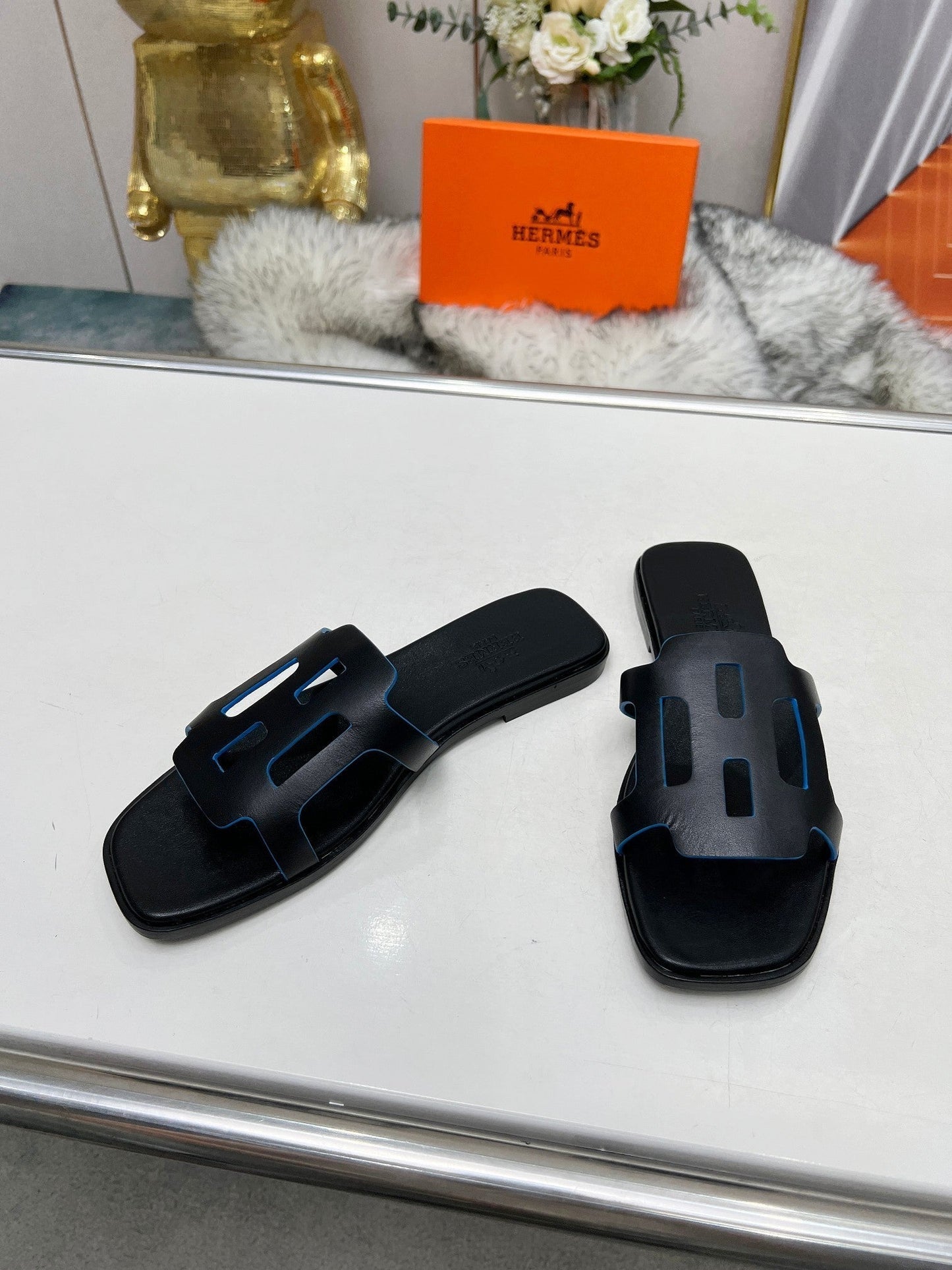 FLATFORM SANDAL BLACK CALFSKIN - 35