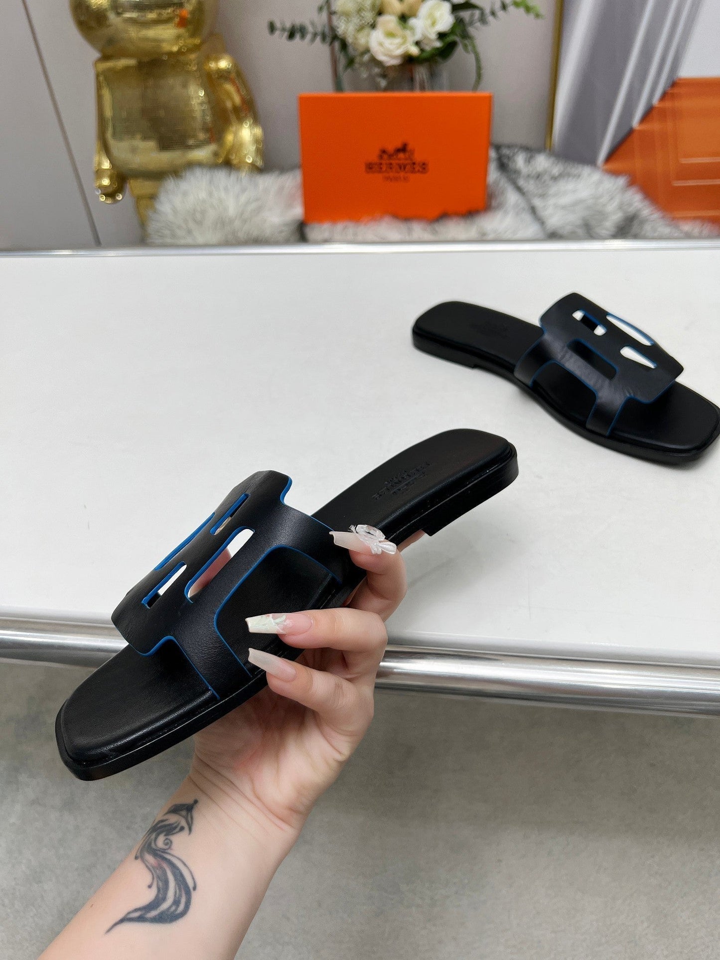 FLATFORM SANDAL BLACK CALFSKIN - 35