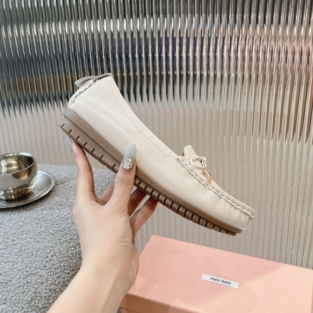 SLIP-ON HAND-SEWN SHOES WHITE CREAM COWHIDE WITH BOW - 35