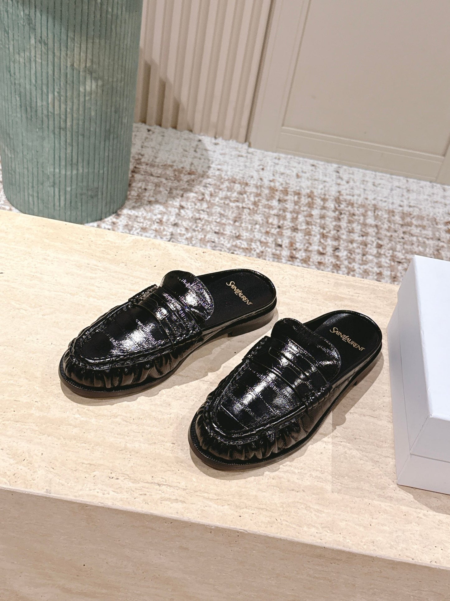 YSL 25S LOAFER MULE IN BLACK GLOSSY CALFSKIN - 35