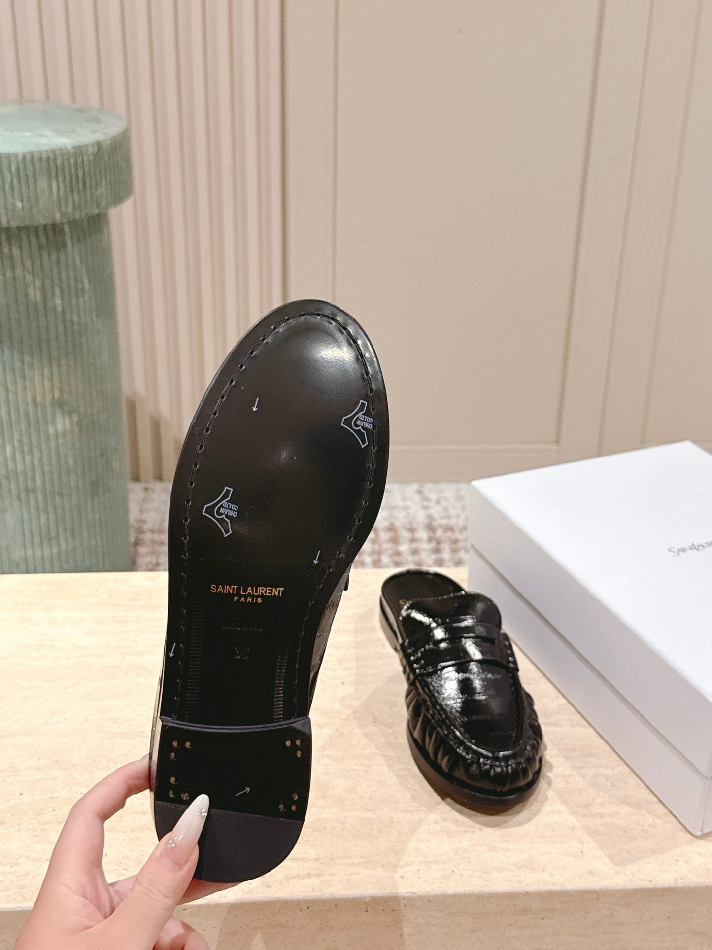 YSL 25S LOAFER MULE IN BLACK GLOSSY CALFSKIN - 35