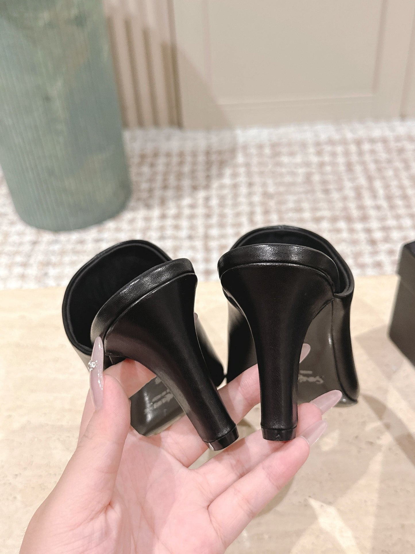 YSL 25S JILL MULES IN BLACK SMOOTH CALFSKIN - 35